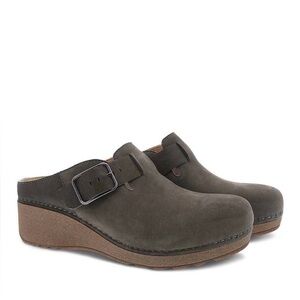 DANSKO Caia Nubuck Clog Sz EU39/US9